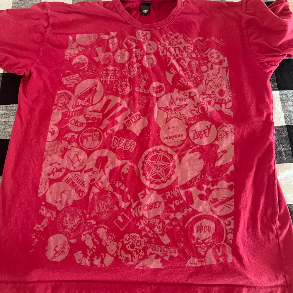 Vintage XL Obey Propaganda t-shirt in very good condition